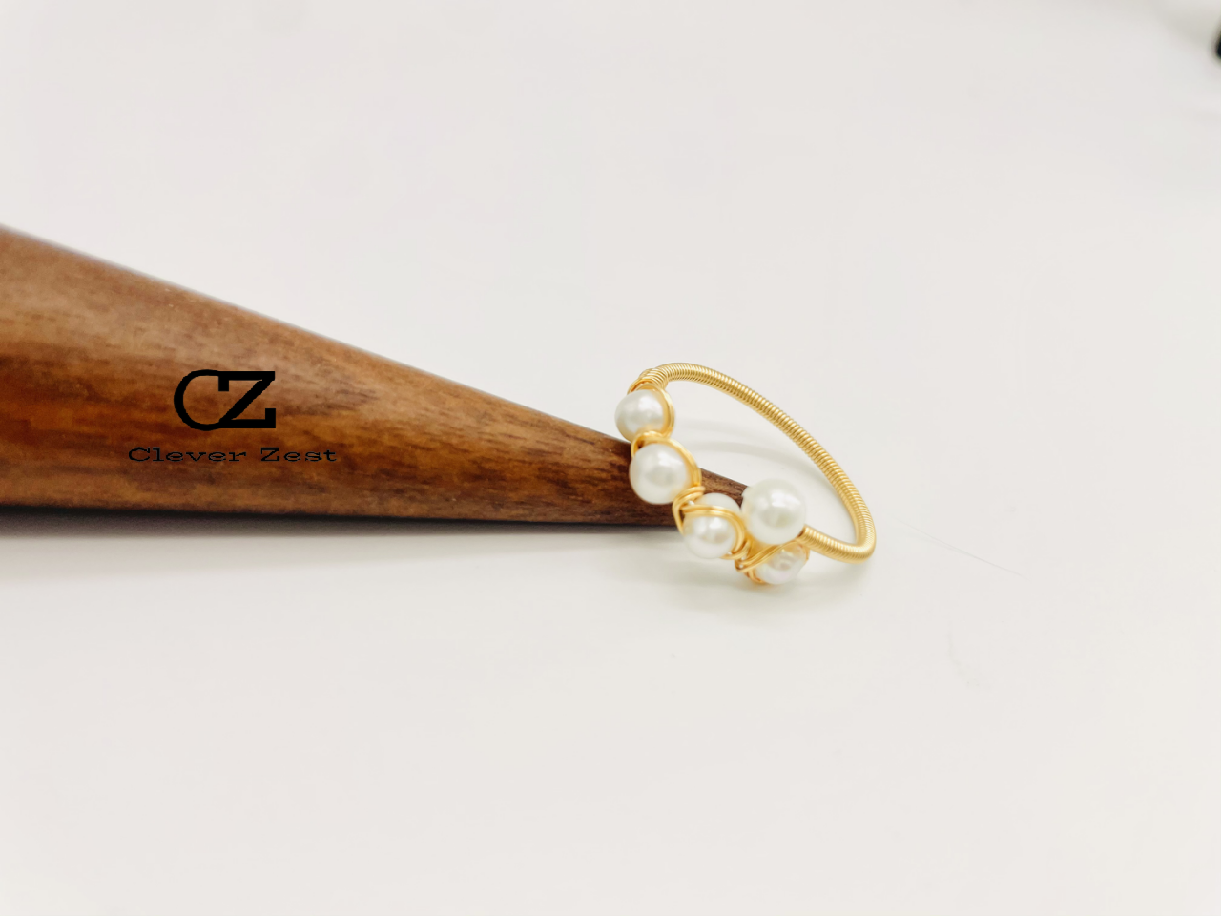 Natural freshwater pearl open ring Gold-plated twisted wire craftsmanship Handcrafted ring design Bohemian style, resort style, Southern French style 