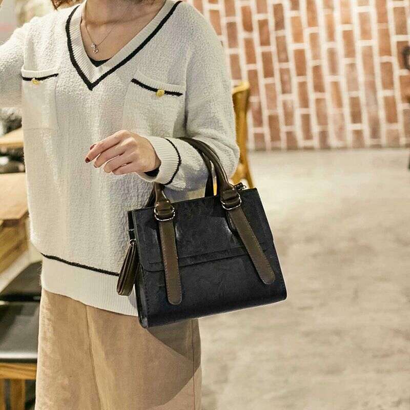Women's Handbag Fashionable Contrasting Color 2024 New Crossbody Large Capacity Casual Versatile Retro Trendy Temperament Steel Feel Bag
