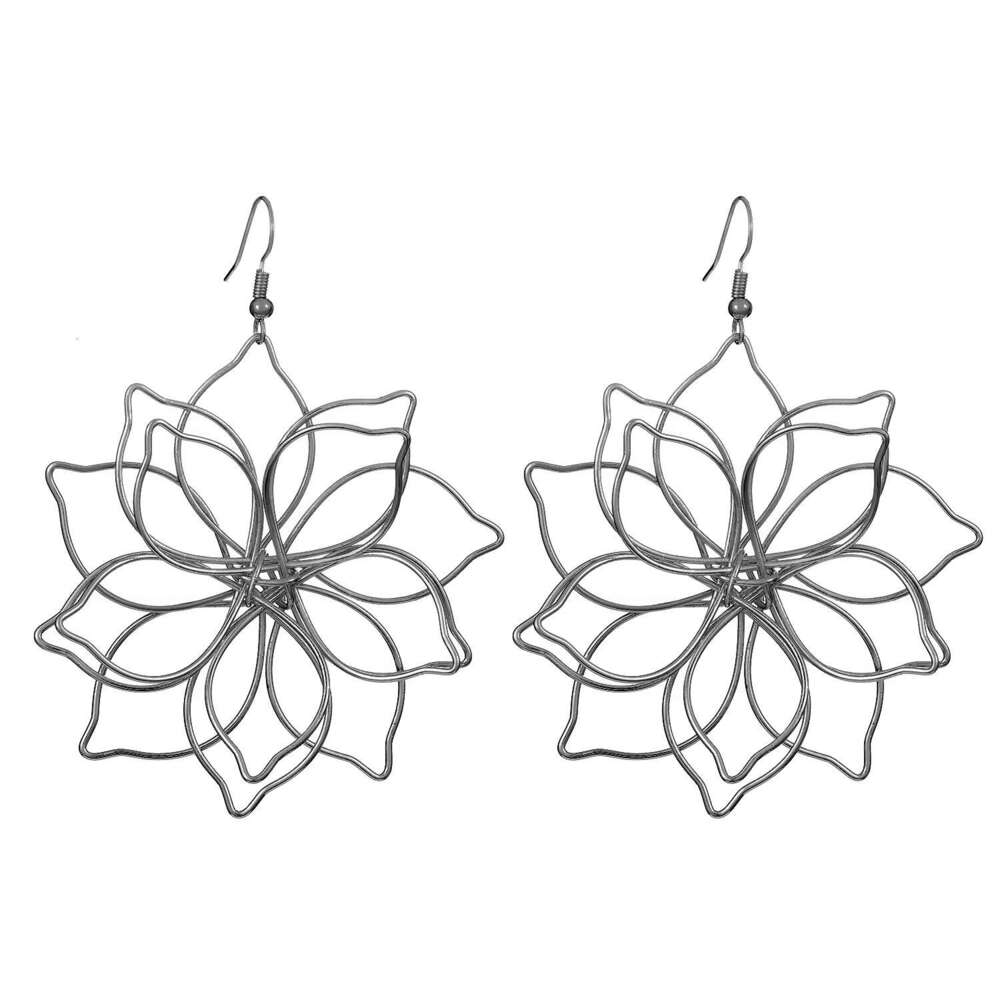 Exaggerated Metal Hollow Flower for Women, High-End Ins Style Woven Geometric Drop Earrings