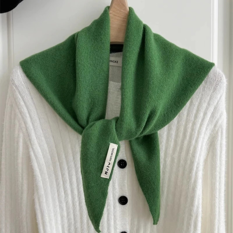 High Quality 100% Pure Wool Knitted Triangle Scarf Woman Fall Winter Scarves Solid Warm Girls Shawl Korean Style Muffler Ladies 250812