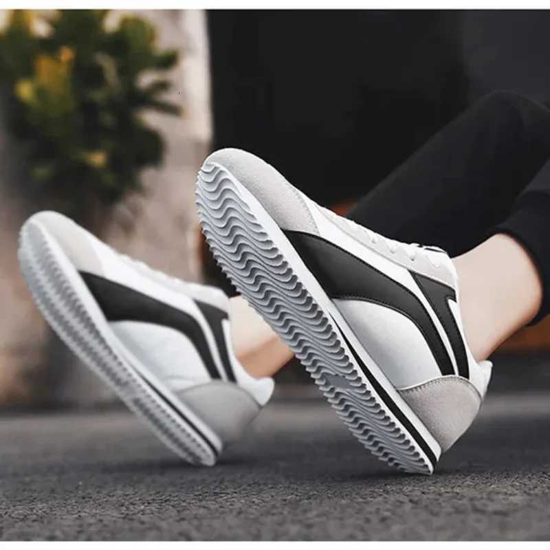 Men Running Fashion Casual Sneakers Breathable Sport Walking Knit Shoes Athletic Gym Lightweight Men Sneakers Casual Shoes Z250812