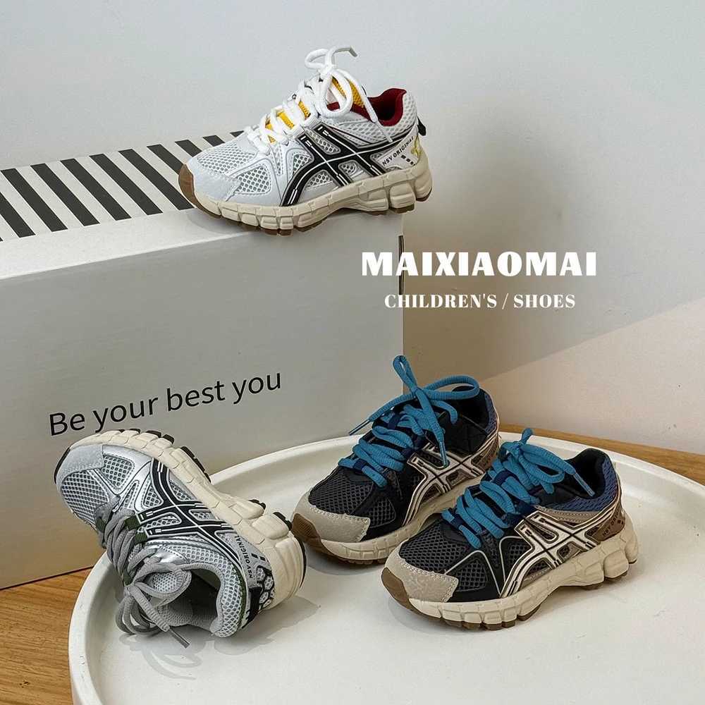 2025 Summer New Childrens Shoes for Boys and Girls Retro Casual Shoes Fashionable Breathable Travel Shoes 250538 XJ250812