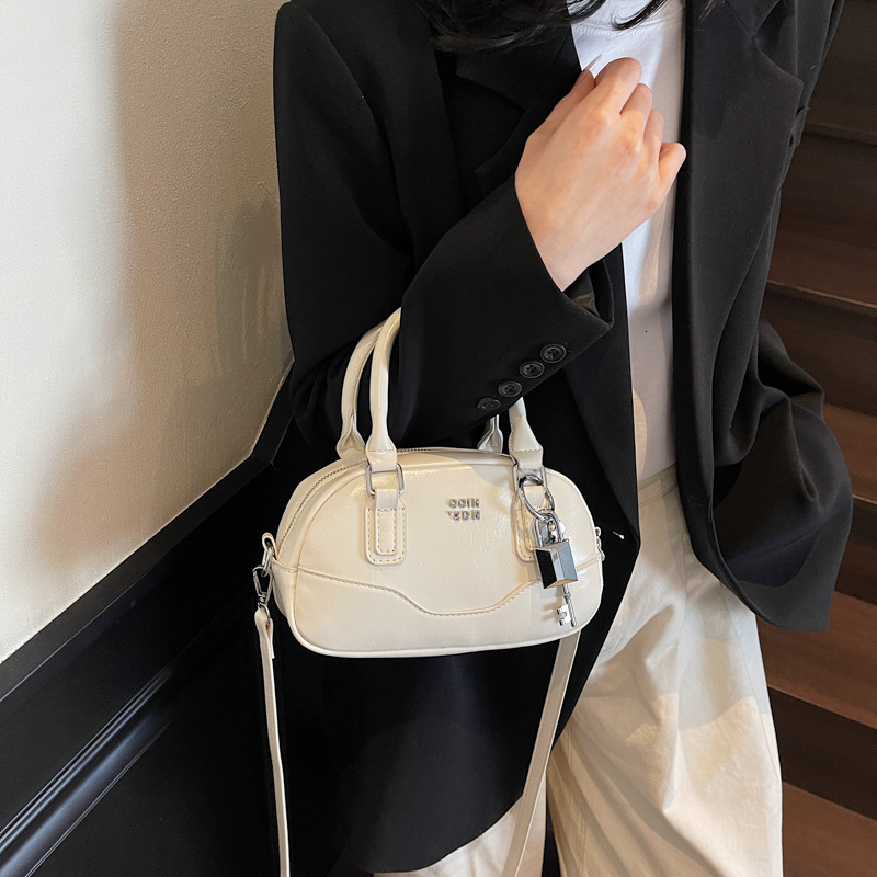 New Trendy Korean Handheld Bowling for Women Fashion Pillow Versatile Crossbody Bag