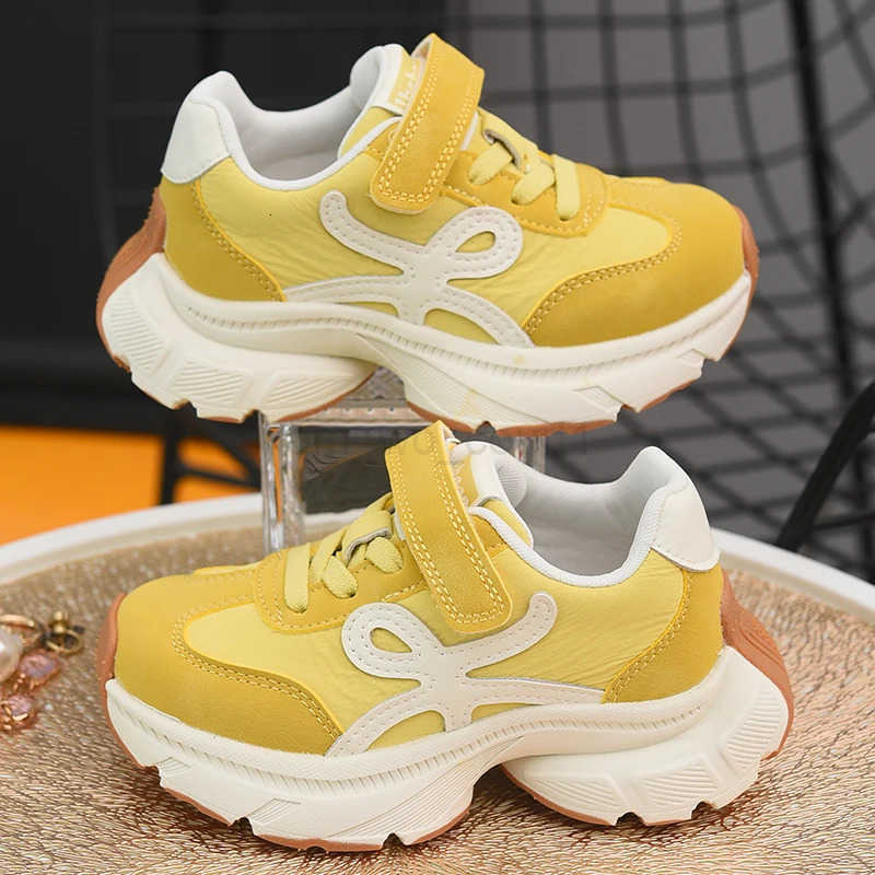Childrens sports shoes girls shoes 2025 Spring and Autumn new style boys breathable and lightweight running shoes trendy M250812