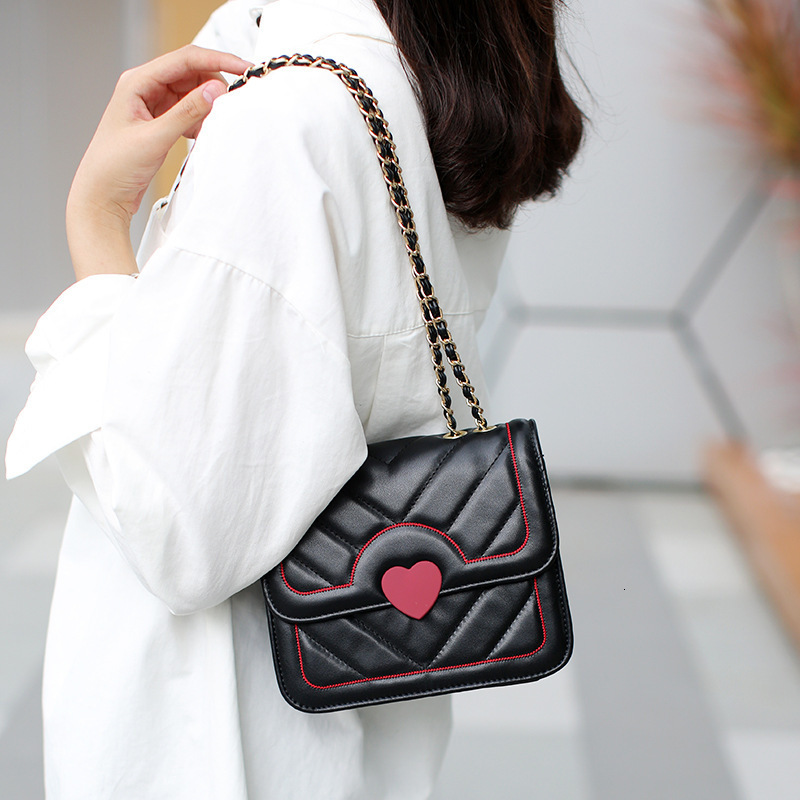 New Single Shoulder Underarm Cute Girl Heart Fashion Trend Crossbody Chain Bag for Women