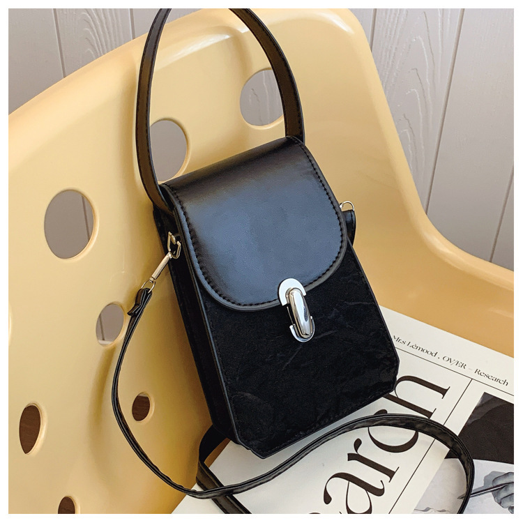 Spring New Fashionable Design Single Shoulder Crossbody Solid Color Lock Fresh Underarm Texture Phone Bag ddmymarket