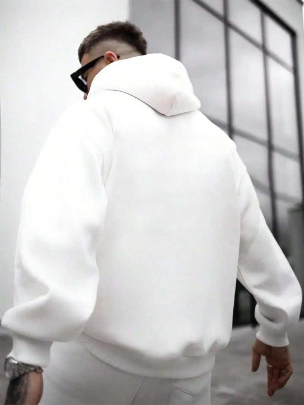 Japanese Cartoon Men Hoody O-NeCK All Match Loose Sweatshirt Fashion Fleece Basic Daily Hoodie Autumn Novelty CloTHes Y250811