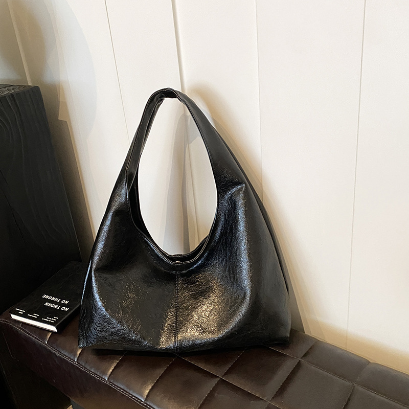 Ladies' Commuter Bag 2025 Designer's New Multi functional Shoulder Bag Large Capacity Handbag