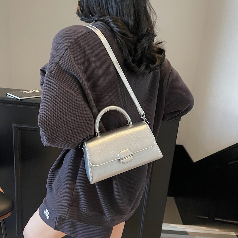 New Korean Style High-End Small Square Versatile Commuter Handbag Fashion Simple Single Shoulder Crossbody Bag