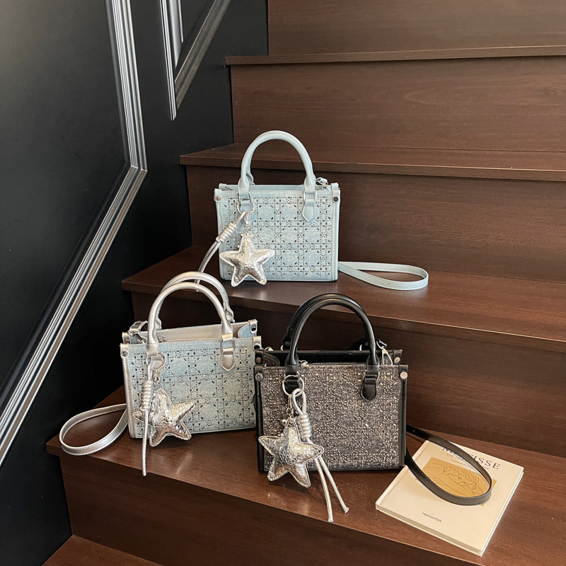 Women's New Fashion Versatile High-End Feel Handheld Shoulder Crossbody Large Capacity Commuter Tote Bag