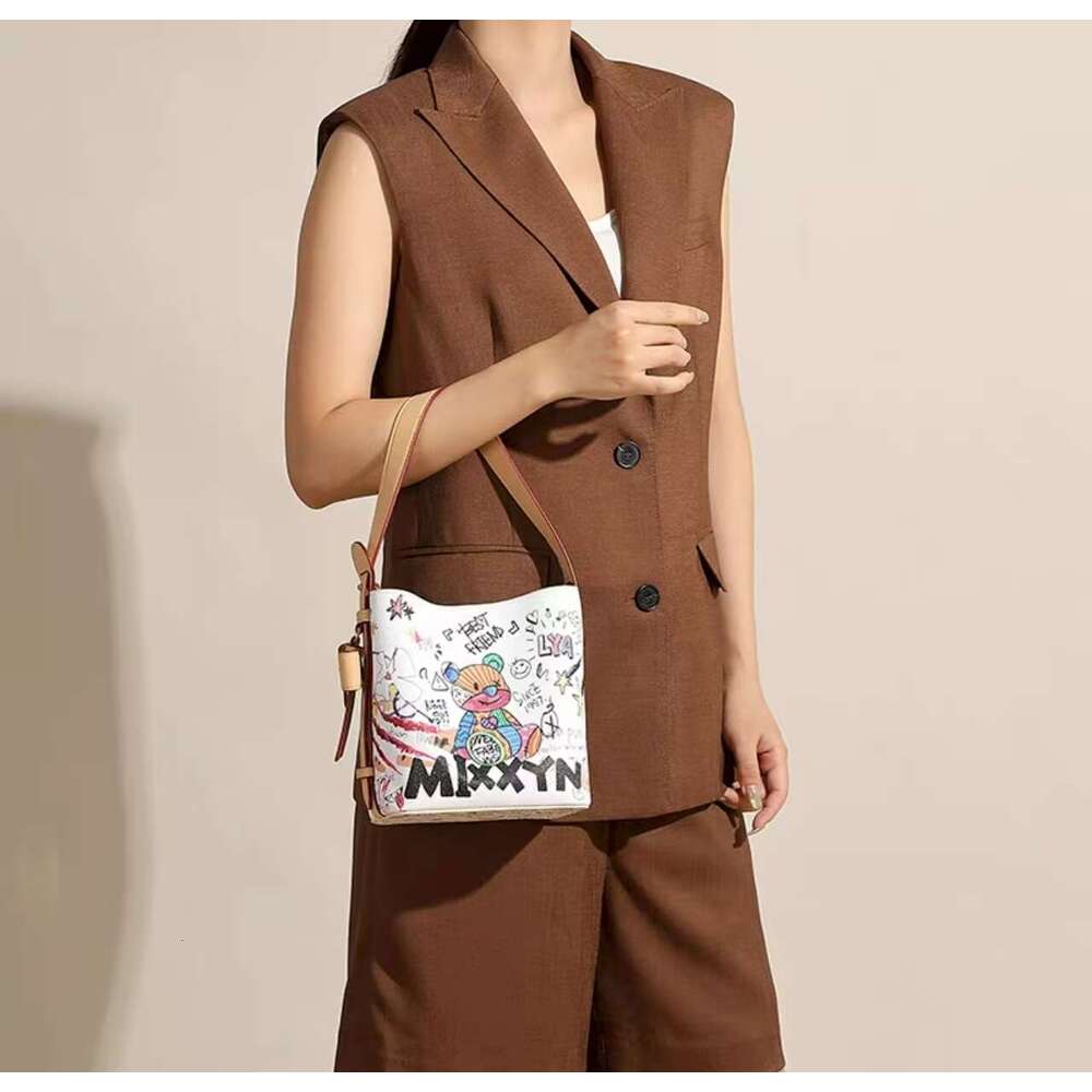 Hot Selling Designer 2Pcs Set Emed Flower Women Crossbody Handbag Shoulder Bags Fashion Composite Ladys Clutch Tote Bag Shopping Female Coin Purse Wal