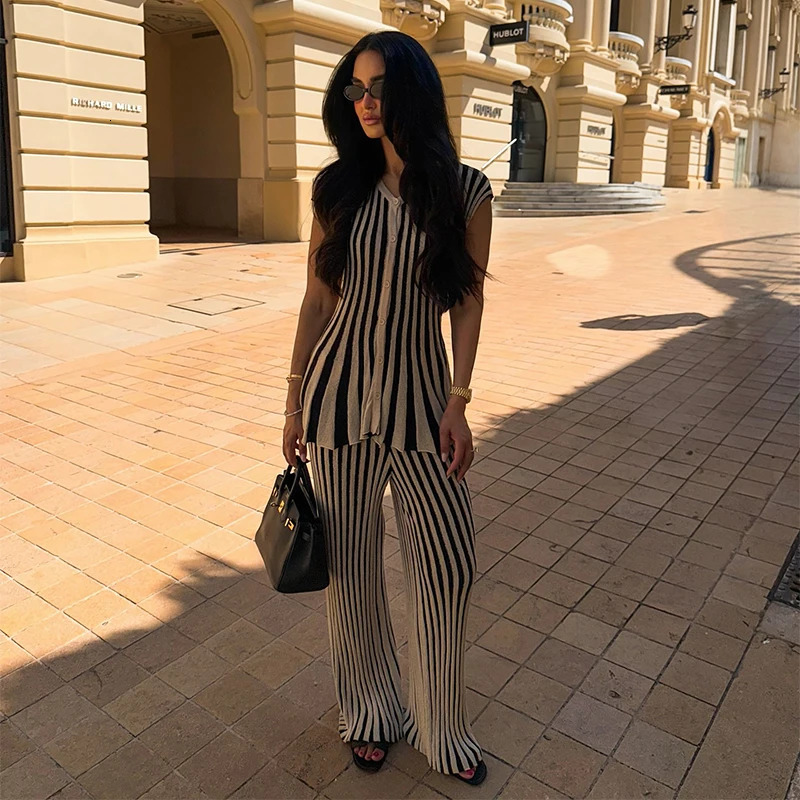 Fashion Striped Knitted Suit Womens V-neck Top Straight Leg Pants Elegant Summer Niche Commuting Trend ed Casual Suit 250811
