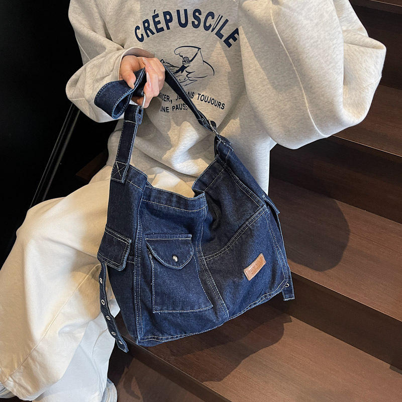 Washed Denim Tote New Fashion Single Shoulder Versatile Commuter Crossbody Bag