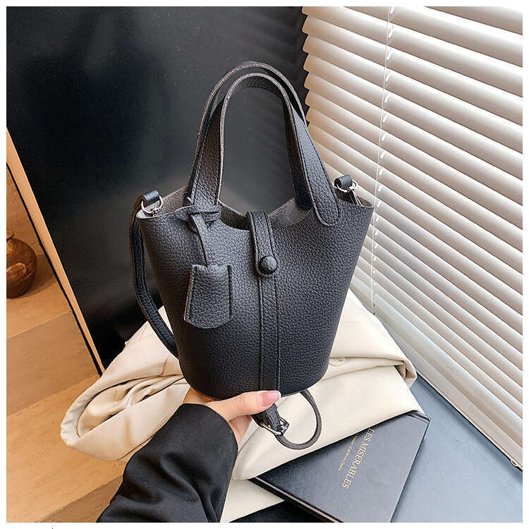 Hot Selling Fresh Sweet Fashion Handheld Bucket For Women New Simple Casual Shoulder Trendy Basket Bag Designer Bags