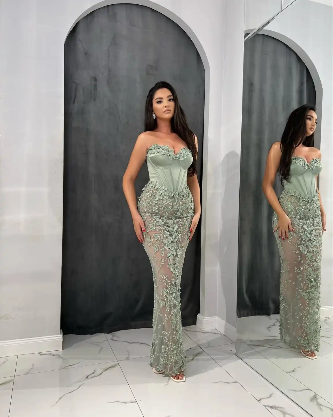 Chic Strapless Evening Dress Sleeveless Lace Appliques Prom Gowns 3D Flowers Party Dresses Custom Made