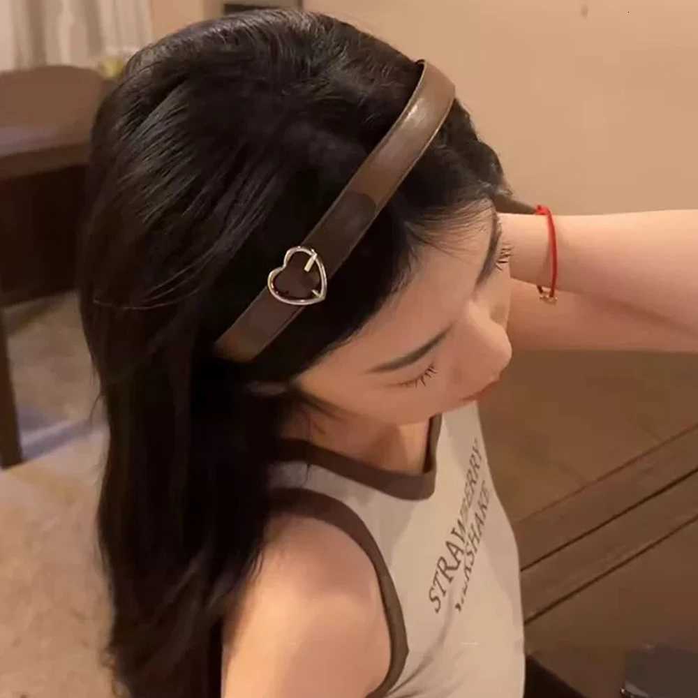 Fashion Coffee Brown Leather Buckle Hairband Hair Accessories Band for Women Spring Autumn Warm PU Leather Bands X250812