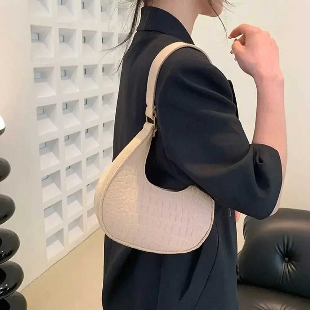 Women Bags Shoulder Leisure Handbag Pure Felt Fashion Underarm Bag Crescent Saddle Bag for Ladies Advanced Armpit Bag 2025 Z250812