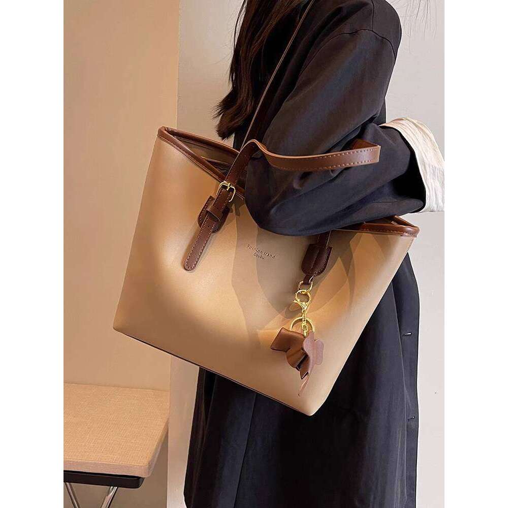 toteBag Shoulder bag ROSE NOIRE Large Capacity For Women New Style High End Feel College Student Ladies Handbag Commuter Tote Bag