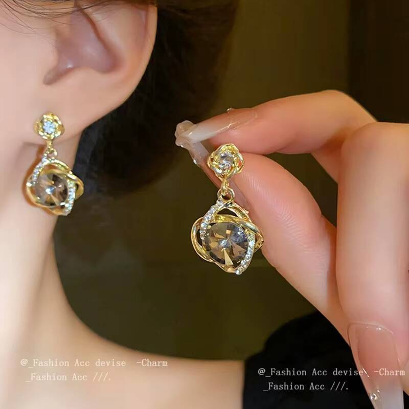 Wholesale Hot Sale Luxury Fashion Jewelry Gold Plated Crystal Diamond Drop Pendant All-match Silver Needle Women Earrings