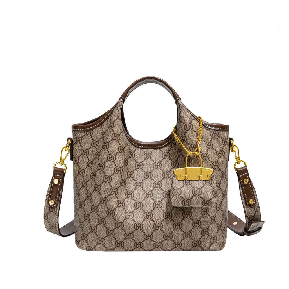 Light Monica Qiqi Luxury Presbyopic Handbag Tote Bag for Women 2024 New Large Capacity Commuting Casual