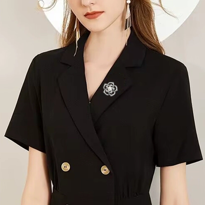 High-end sunflower brooch women's fashion coat, brooch pearl pin women's fixed clothes, camellia suit button pin