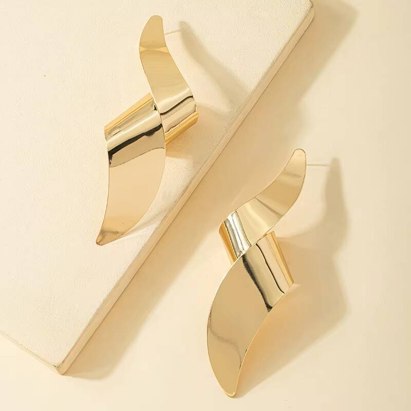 Trendy Vintage Geometric Exaggerated Metal Spiral Pendant Earrings for Women Fashion Jewelry