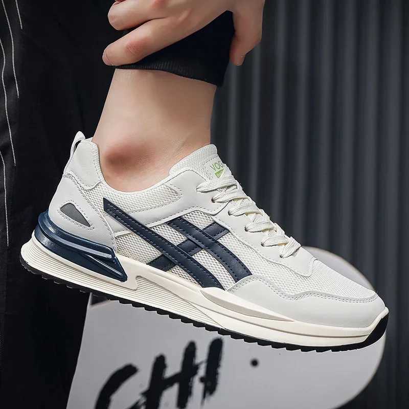 39-44 New Fashion Sports Shoes Unisex Shoes Men Light Walking Shoes Sneakers Men Casual Breathable Mesh Mens Tennis Shoes Z250812