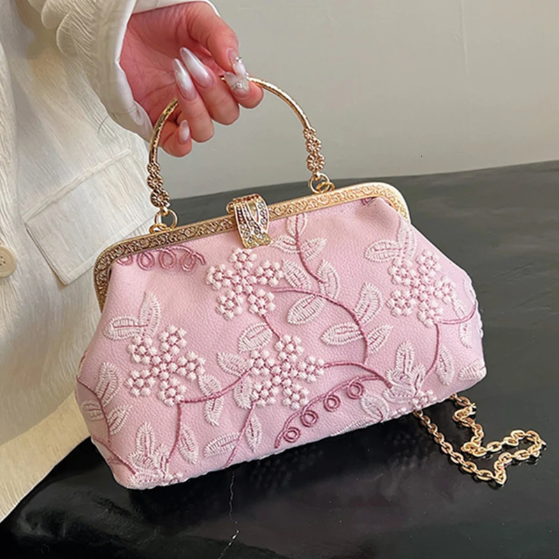 Vintage Chinese Style Evening Bags Handmade Embroidery Flower With Handle Handbags For Women Fashion Chain Shoulder Bags Clutch 250809