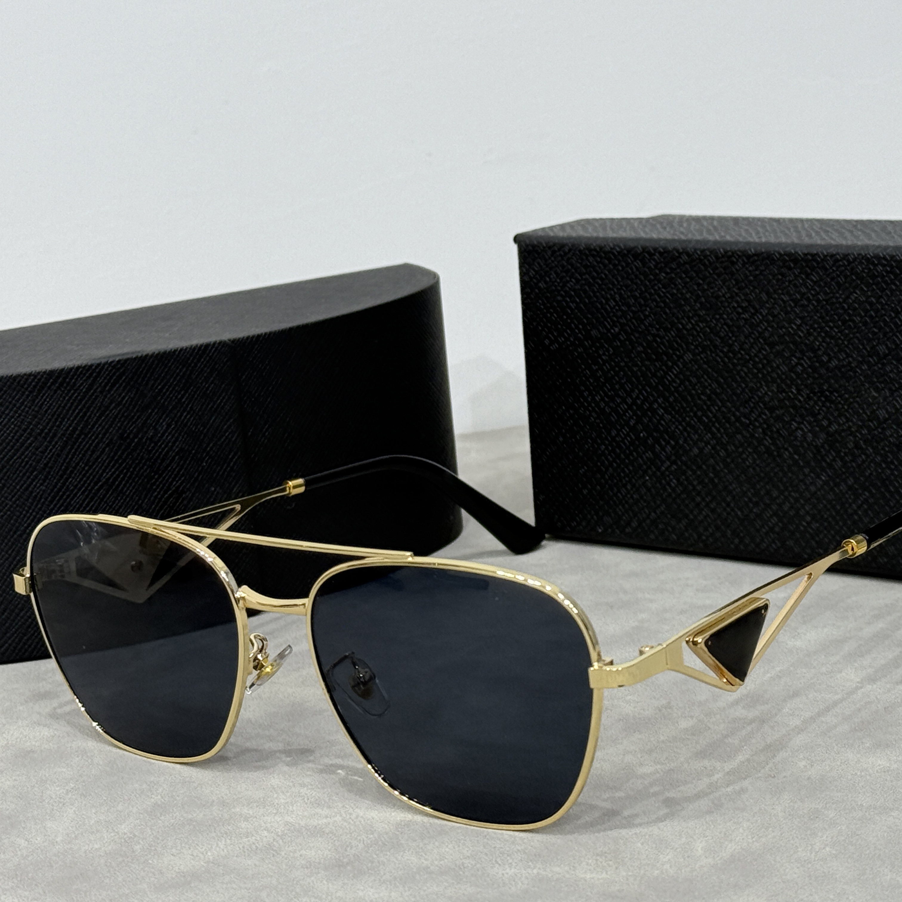 PA Designer Sunglasses Fashion Women's Oval Metal Leg Sunglasses Outdoor Beach Travel Photography Daily Wear UV resistant Sunglasses High quality with Box