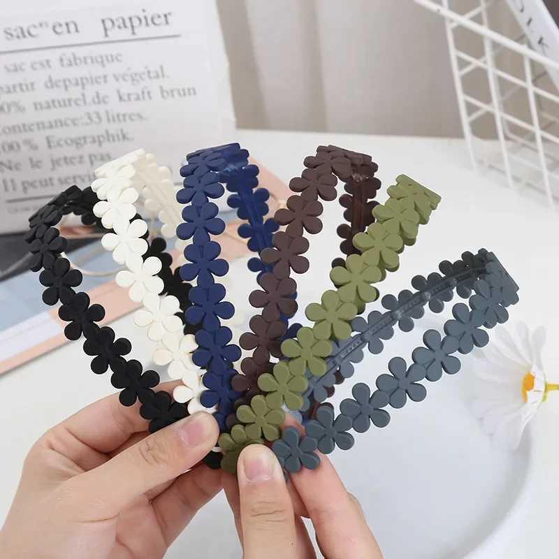 New Fashion All-match Acrylic Sweet Flower Hairband for Women Girl Hair Clip Accessory Wear X250812