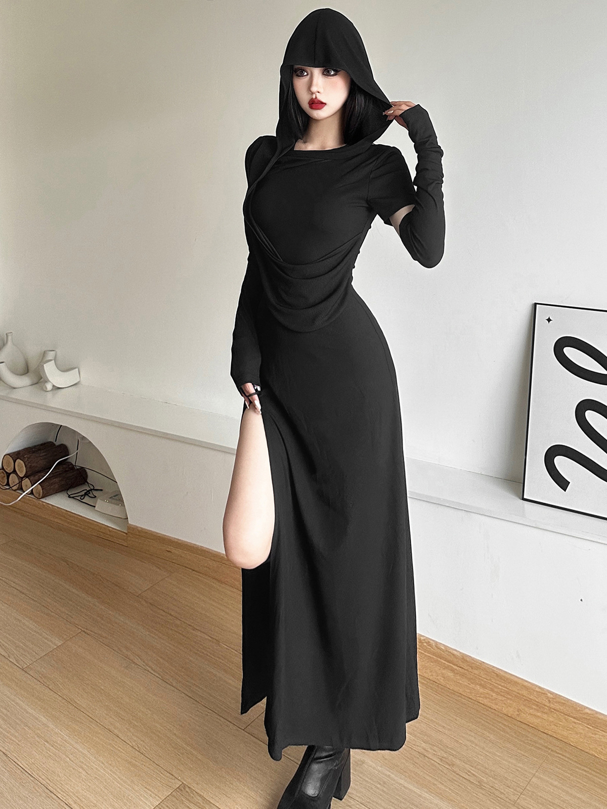 2025 retro wasteland style design women's hooded dress elegant pleated slim fit high waist spicy girl long dress trend new designer