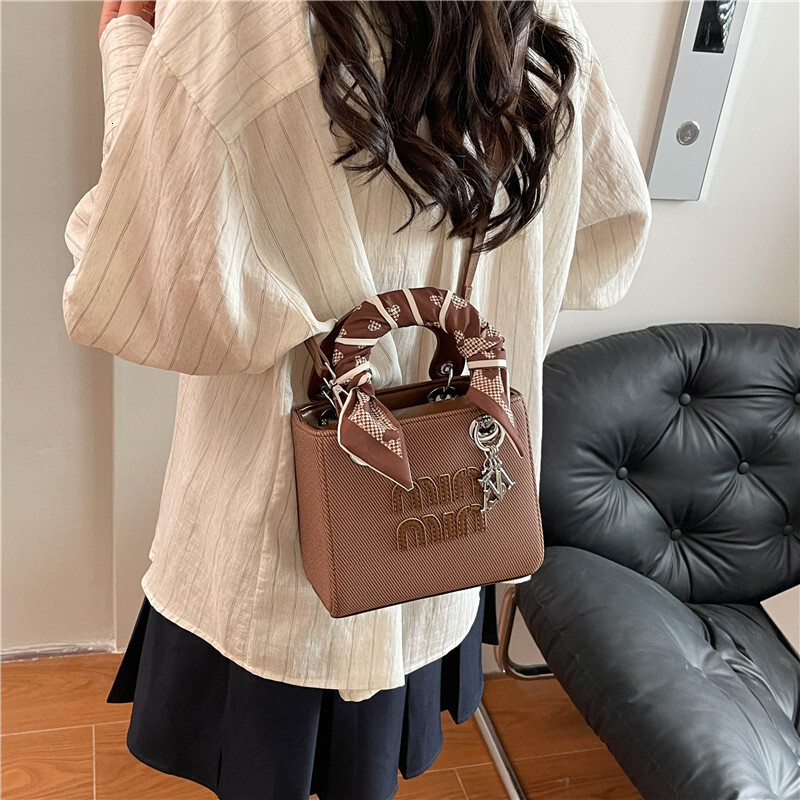 Women's Bag New High-End Princess Diana Style Versatile Embroidered Fashion Scarf Single Shoulder Handbag