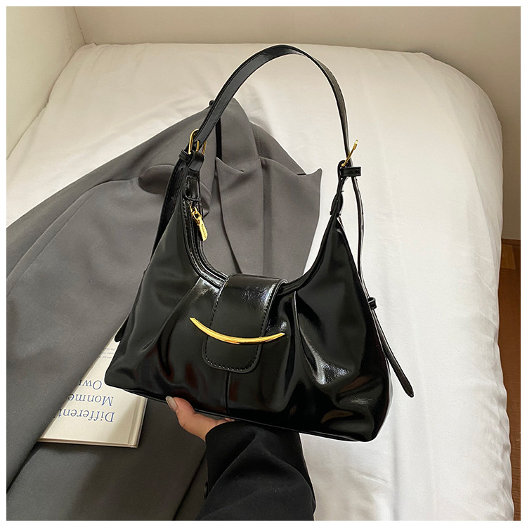 Retro women's armpit bag 2025 new fashion designer shoulder bag casual commuting handbag