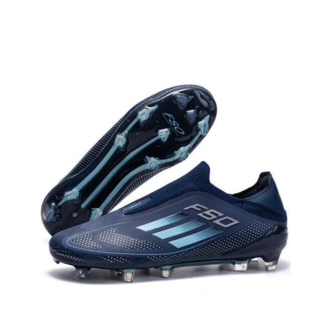 Ultralight Men Soccer Shoes Society Cleats Fast Football Field Boots Indoor TF/FG Non-Slip Football Shoes Training Sneaker Match