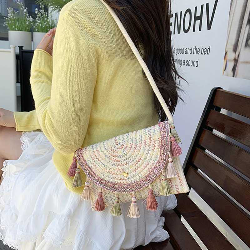 Tassel Woven Crossbody Shoulder Bag Ethnic Style Flip Women Saddle Bag Fringed Contrast Color Sling Bag Everyday Commuter Purse Z250812