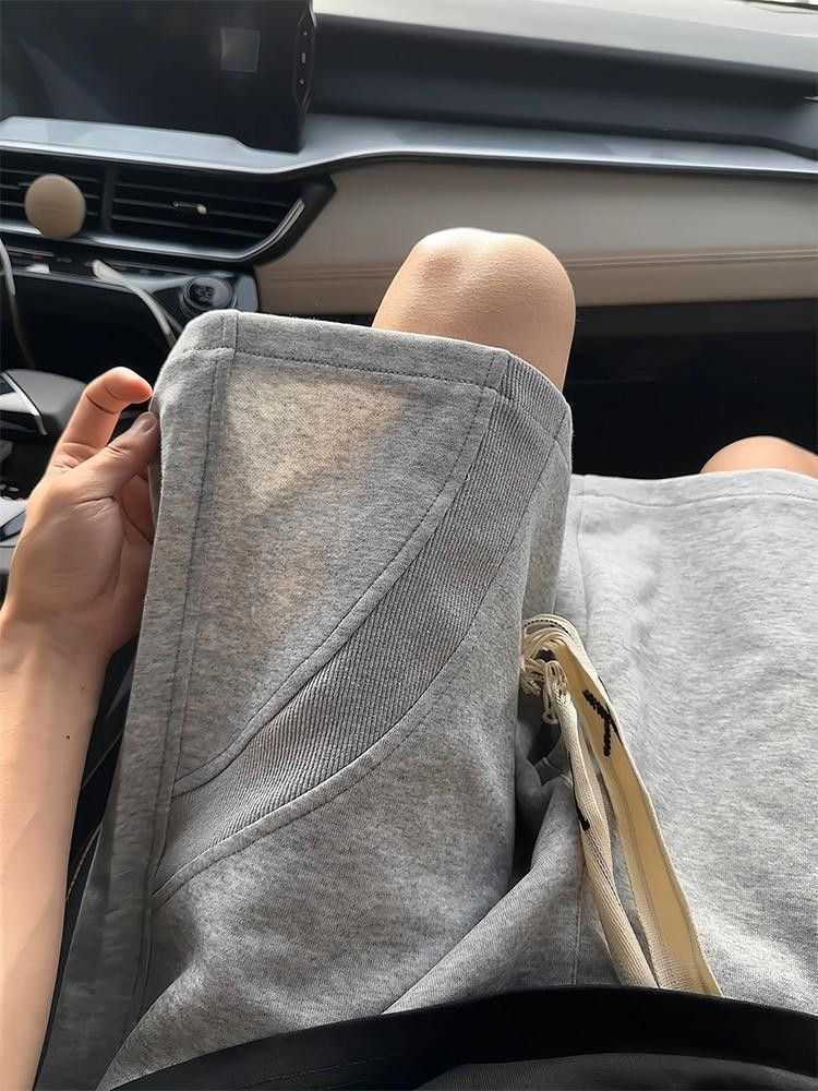 American straight-cut grey patchwork sports shorts for summer, suitable for casual wear and versatile in various occasions.