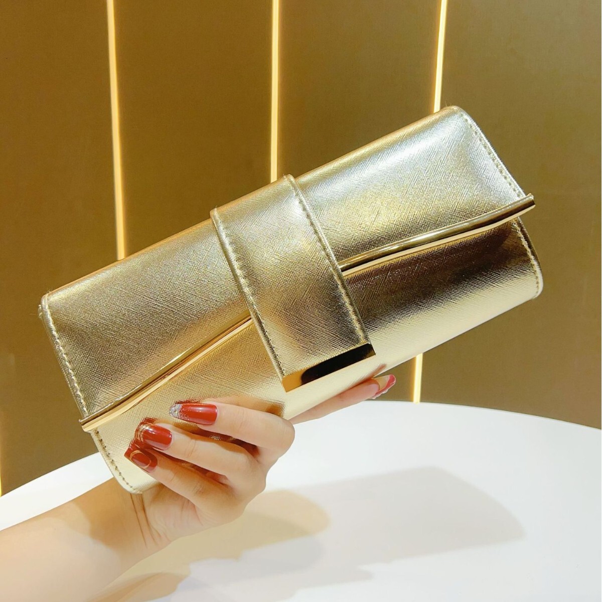 2025 Autumn New Women's Wallet Minimalist Handbag Card Bag Evening Dress Bag Fashionable Light Luxury Elegant Designer Bag