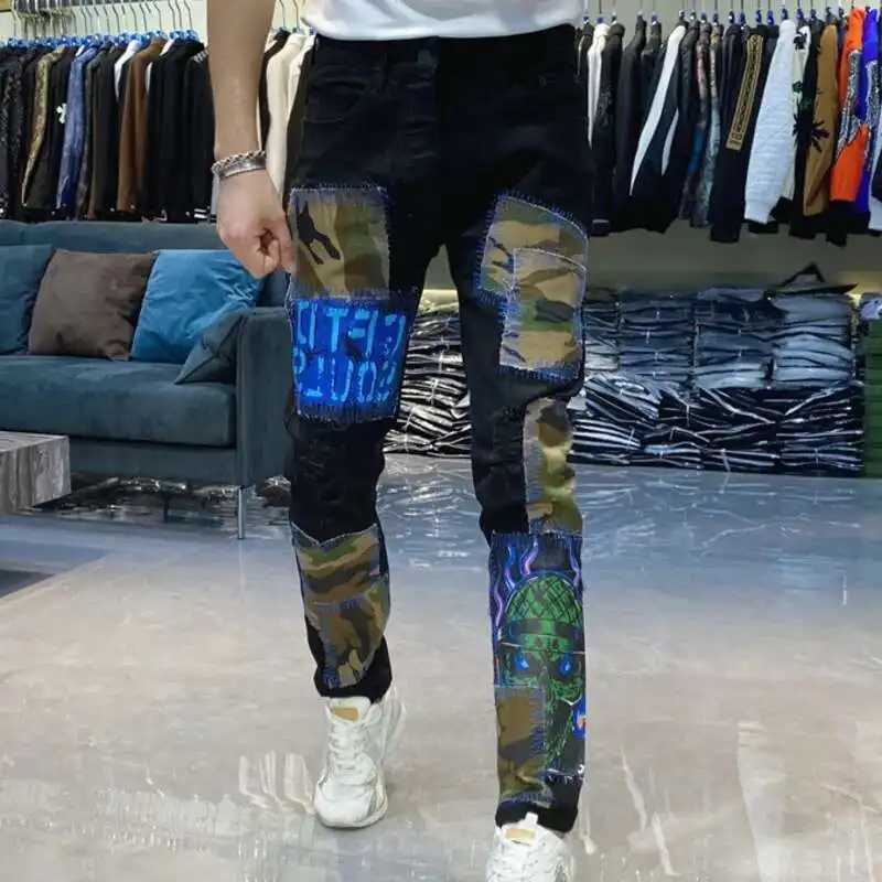 2023 Fall High Street Abstract Art Print Patchwork Jeans Camouflage Stitching Hip Hop Jeans Men Retro Blue Pants Beggar Jeans X250812