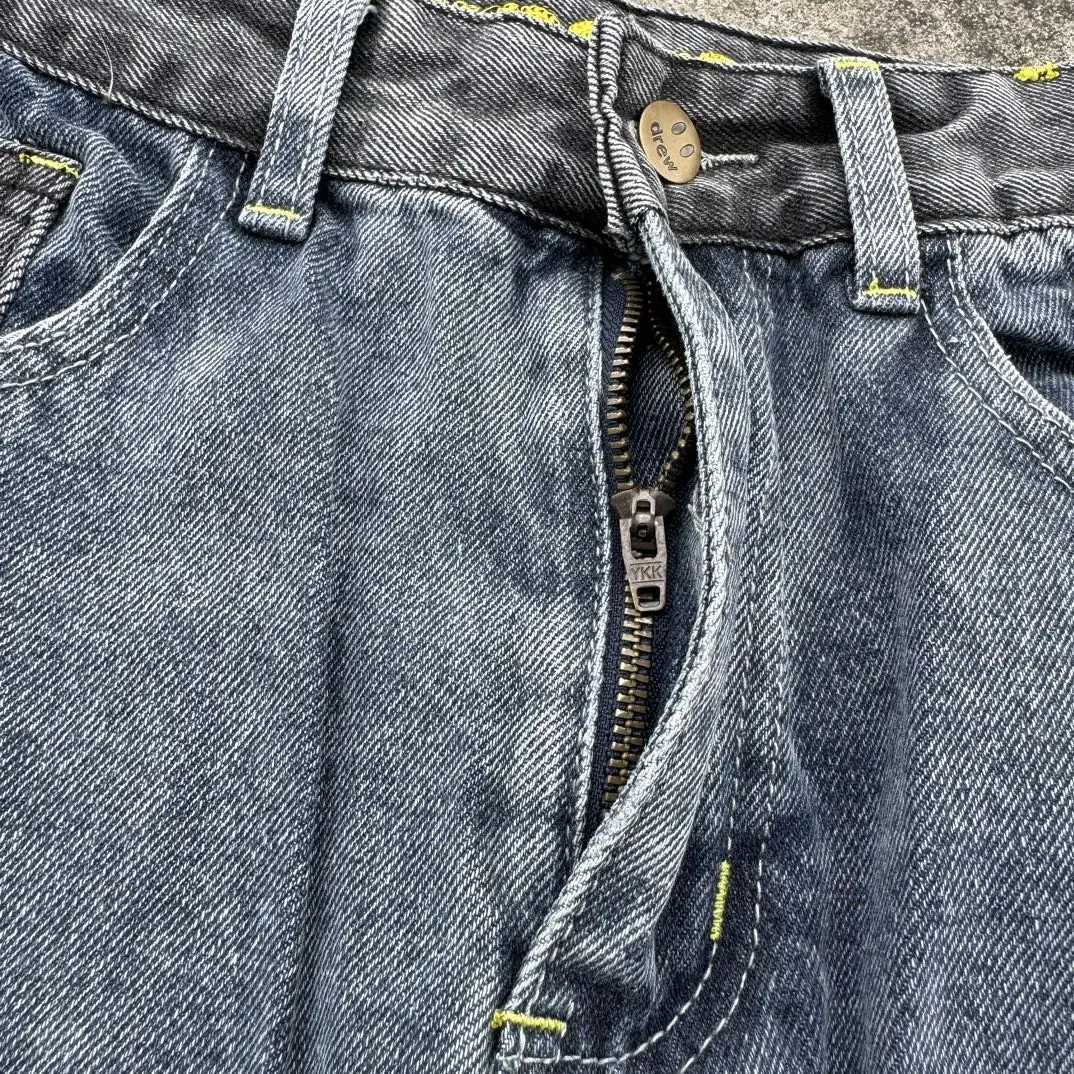 The denim fabric is stitched with a special style of patchwork design jeans for men and women casual mens clothing X250812