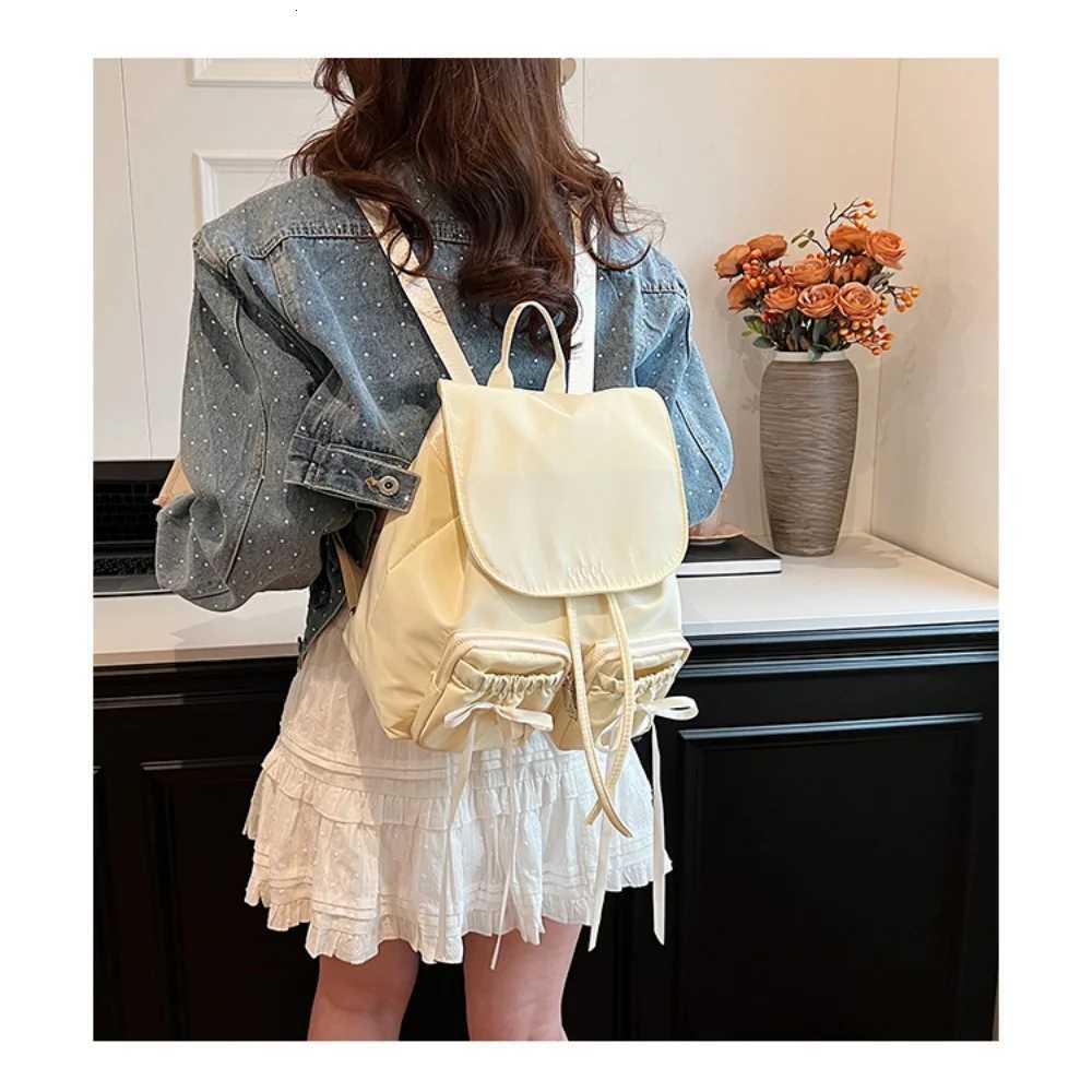 Fashionable Solid Color Backpack for Women Simple Versatile Large-Capacity Student Schoolbag Casual Commuter Bag Korean Niche Y250811