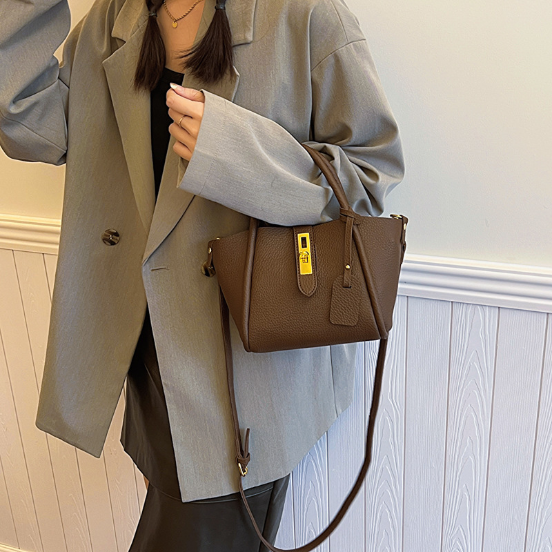 Designer Bag Tote Bag Spring Luxury Bag Summer Trend Versatile Handbag For Women New Retro Tote Bag High-quality Texture Single Shoulder Crossbody Bag