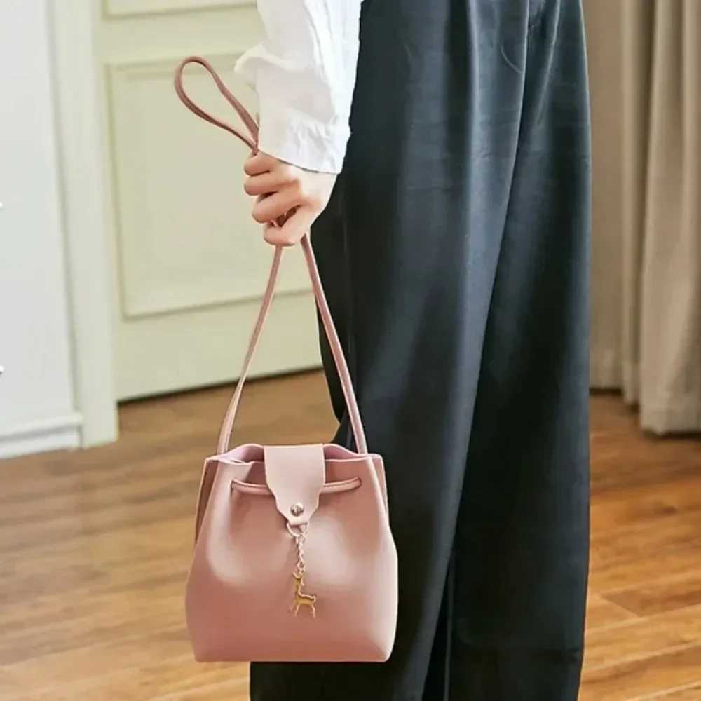 Vintage Deer Tassel Bucket Bag PU Leather Crossbody Messenger with Drawstring Closure Adjustable Shoulder Bag for Women Daily Z250812