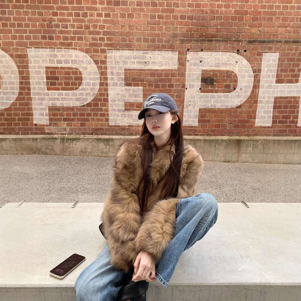 Fur and fur integrated fox fur environmentally friendly fur coat for women's winter Maillard style short youth coat