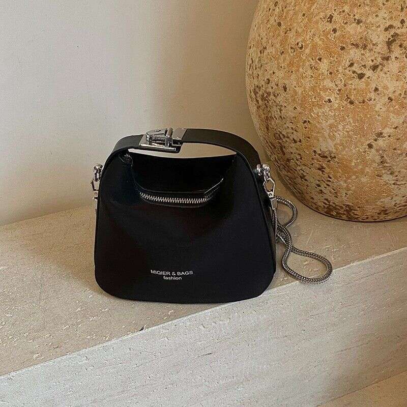 Niche Design Handbag 2025 New Korean Version Ins Style Pillow Fashion Commuter Women's Shoulder Bag