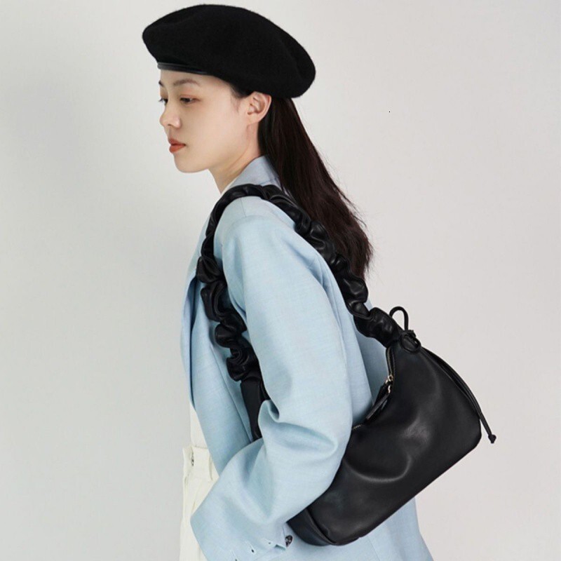 designer bag Niche Luxury bag Design Baguette Bag Single Shoulder Crossbody Pleated Cloud Bag Underarm Bag Fashion Simple Design Women's Bag