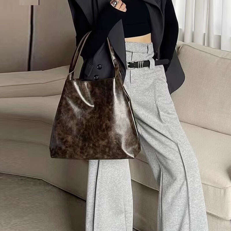 Spring And Summer New Capacity Tote Women's Shoulder Handbag Large Bag PU Leather B5