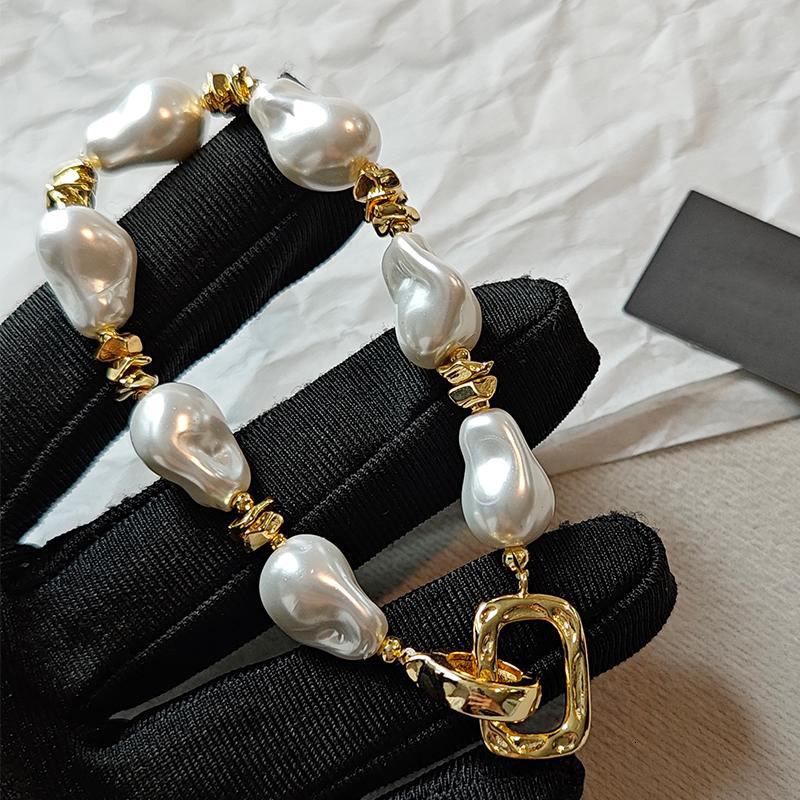 Baroque Pearl Clasp French Light Niche Temperament Versatile Bracelet Fashion High-end Sense Jewelry