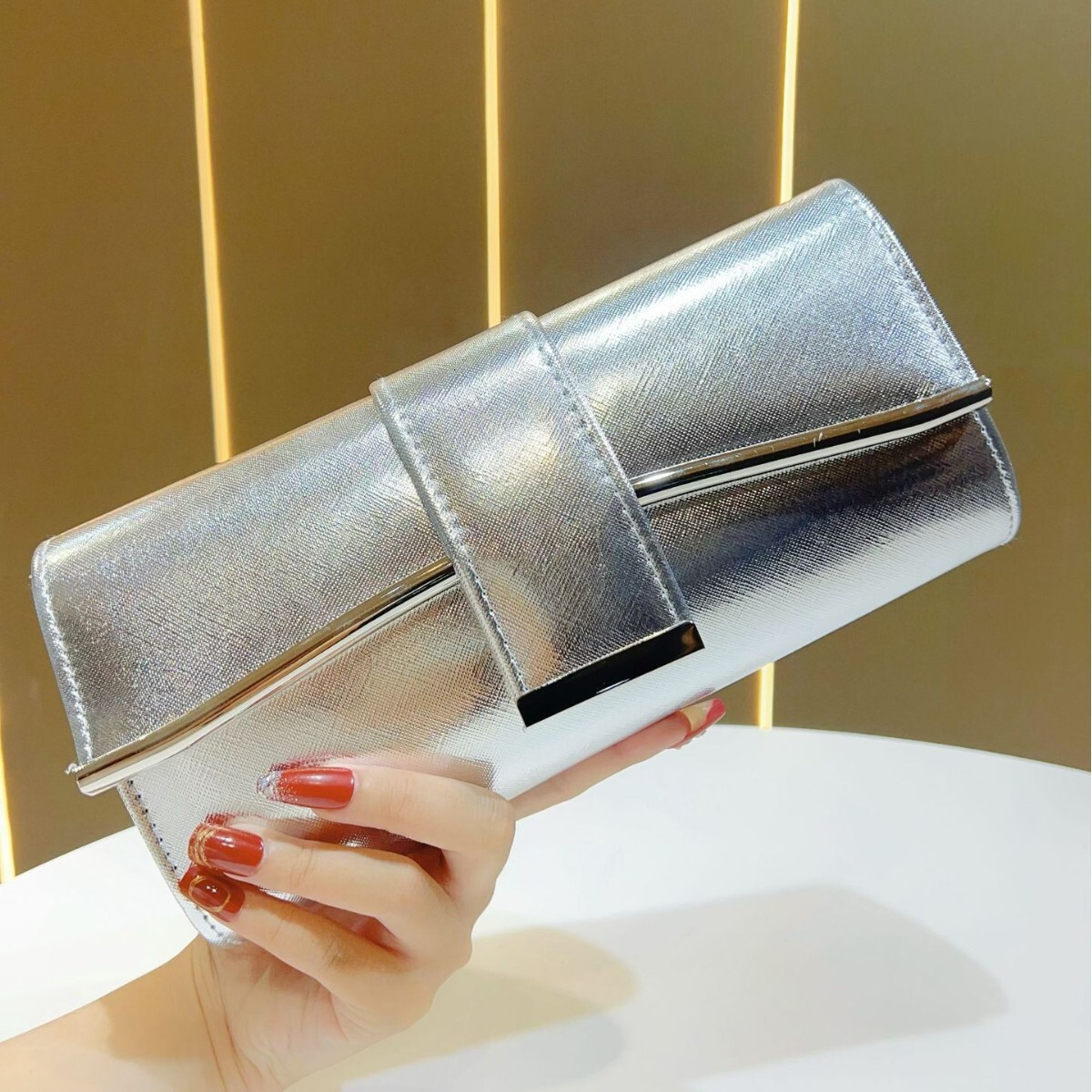 2025 Autumn New Women's Wallet Minimalist Handbag Card Bag Evening Dress Bag Fashionable Light Luxury Elegant Designer Bag