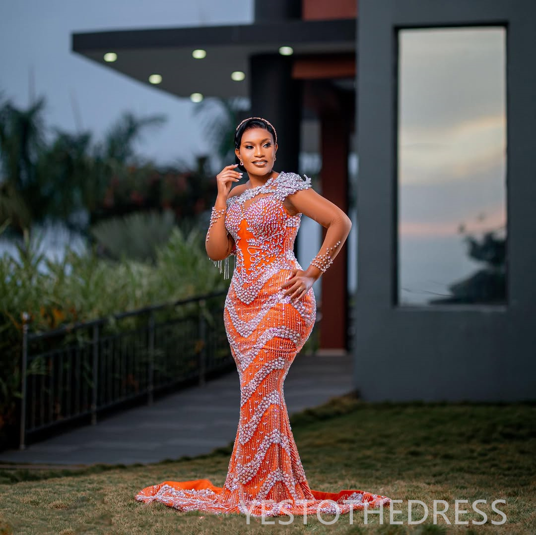 2025 Plus Size Orange Prom Dress Evening Dresses For Black Women Sheer Neck Long Sleeves Beaded Lace Rhinestones Birthday Dress Second Reception Gown 