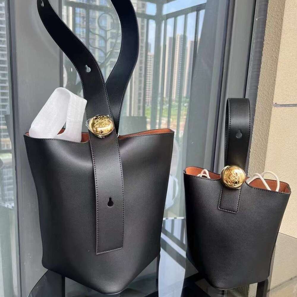 Correct Version Luo's New Pebble Bucket Leather Shoulder Crossbody Handbag